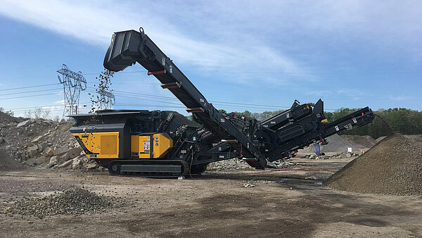 Concrete Crusher Producing Bull Rock, Oversize, Clear Stone