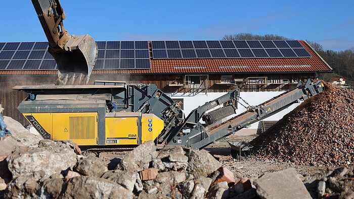 Recycling demolition material from old barns and silos