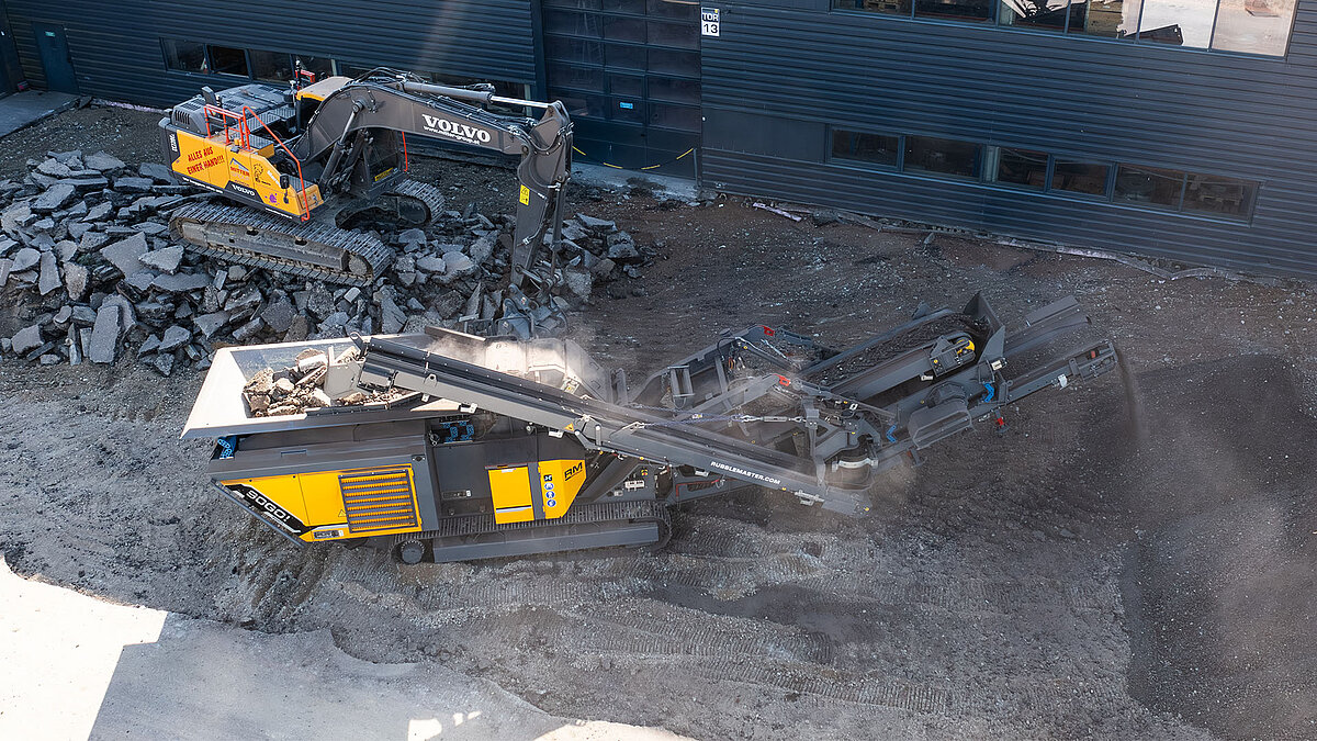 RM 90GO crushing asphalt 
