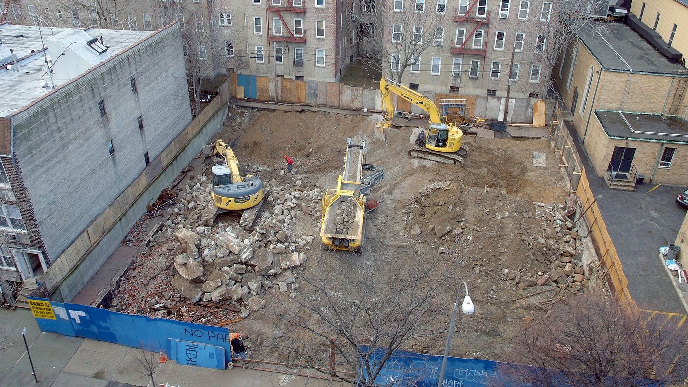 Crushing on a tight demolition lot in New York City