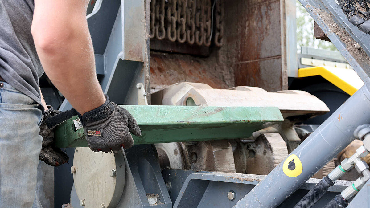 Hammer changing