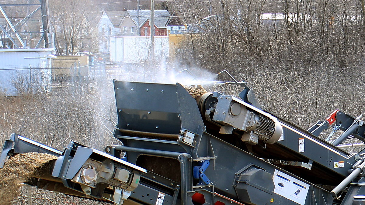 Fine water mist through the dust suppression system